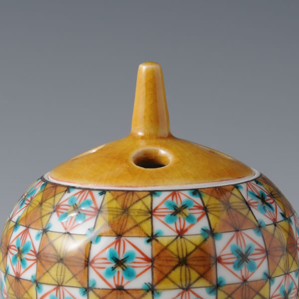 KORO HANAKOMON (Incense Burner with a serires of Petals pattern D) Kutani ware