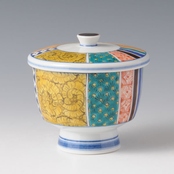 FUTATSUKI KUMIDASHI KOMONDE (Covered Teacup with a serires of traditional pattern)