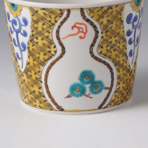 SOBACHOKO SANYU (Cup with pine bamboo and plum design)