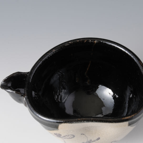 KARATSU HIKIDASHIGURO KATAKUCHI (Spouted Bowl with Iron glaze) Karatsu ware