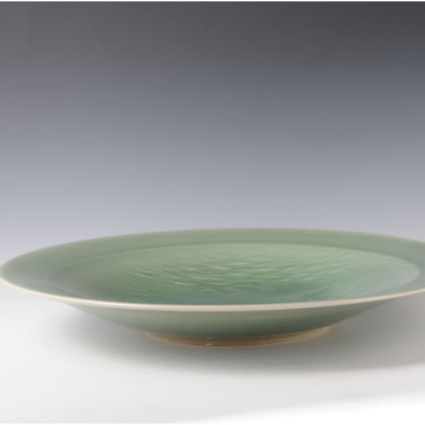 SUISEIJI MUGIMON BACHI (Celadon Bowl with Wheat design)