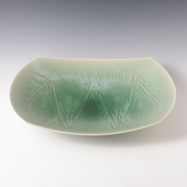 SUISEIJI MUGIMONHOKEI BACHI (Celadon Bowl with Wheat design B)