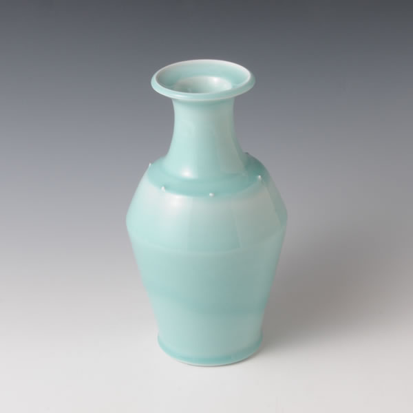 KINUTA SEIJI KAKI (Celadon Flower Vase A)