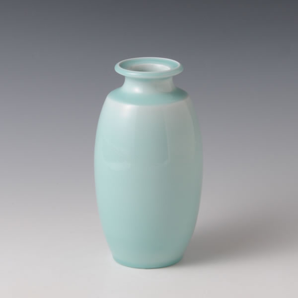 KINUTA SEIJI KAKI (Celadon Flower Vase B)