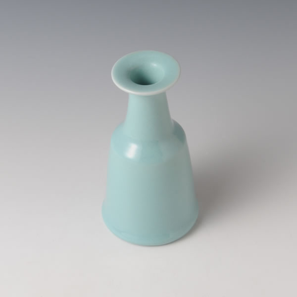 KINUTA SEIJI KAKI (Celadon Flower Vase C)