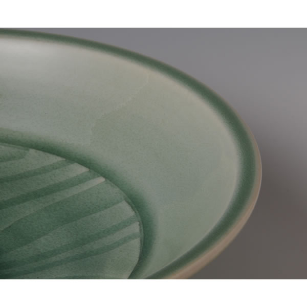 SUISEIJI NAMIMON BACHI (Celadon Bowl with Wave design)