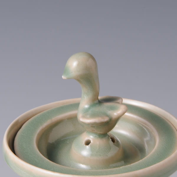 SUISEIJI MIZUTORI SUICHU (Celadon Water Pitcher with Waterfowl design)