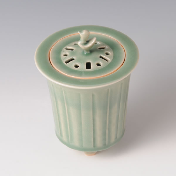 SUISEIJI MIZUTORI KORO (Celadon Incense Burner with Waterfowl design)