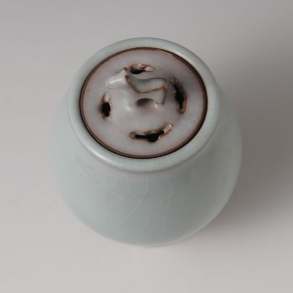 HAKUGAYU UMA KORO (Celadon Incense Burner with Horse design)