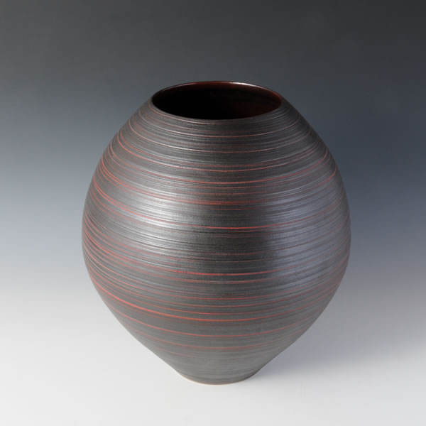 TETSUYU WARABAKE TSUBO (Jar with Iron glaze and Brash Mark of straw) Koishiwara ware
