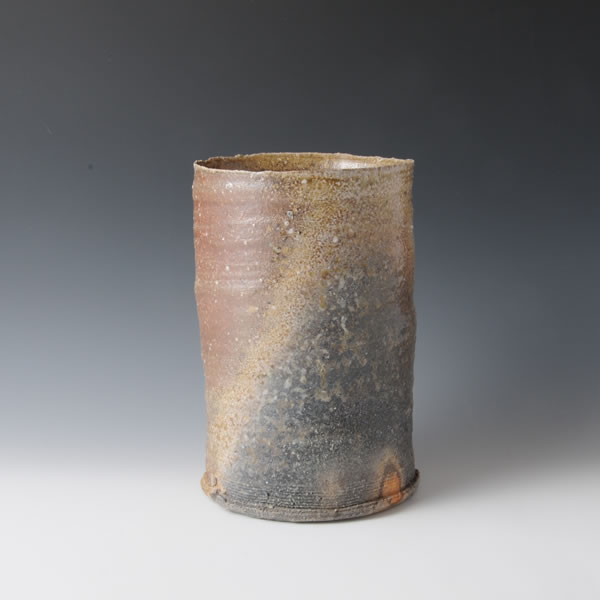 SHIGARAKI TSUTSU HANAIRE (Cylindrical Flower Vase) Shigaraki ware
