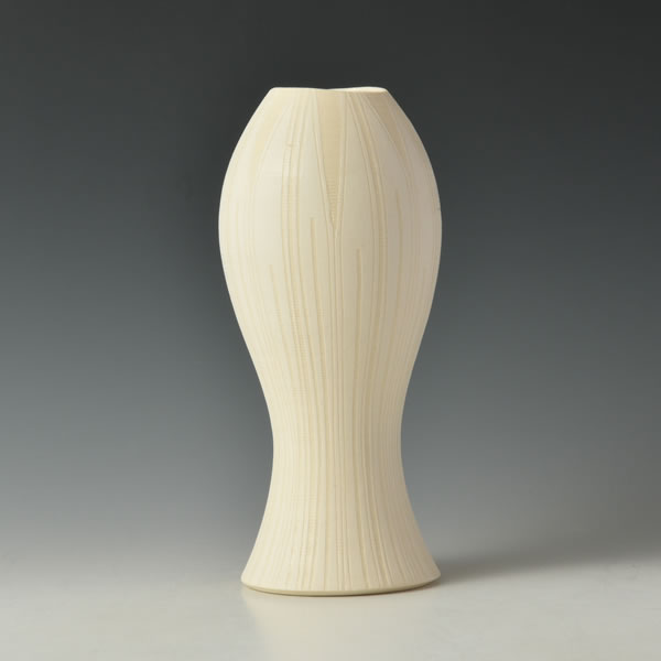YORI HANAIRE ((White Porcelain Flower Vase)