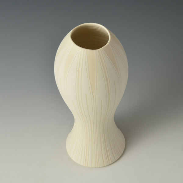 YORI HANAIRE ((White Porcelain Flower Vase)