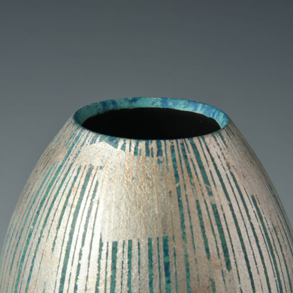 IROE GIN PLATINUM HAKKOSAI YORI KAKI (Flower Vase with Silver, Platinum Foils & overglaze enamel)
