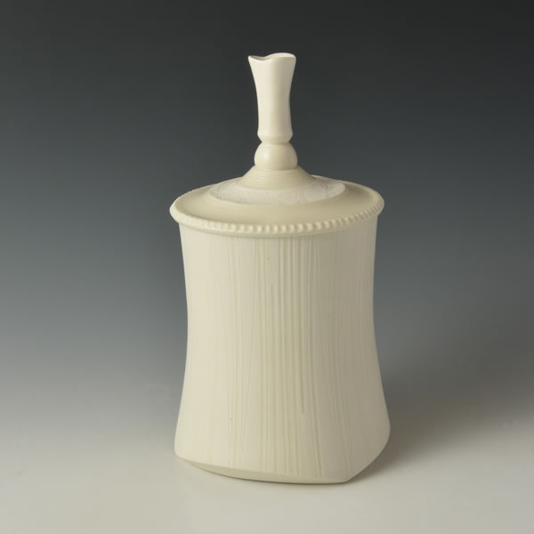 YORI FUTAKI (White Porcelain Covered Vessel)