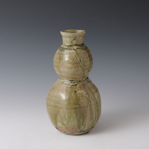 HAIYU HISAGO KAKI (Flower Vase in the shape of gourd with ash glaze A) Kyoto ware