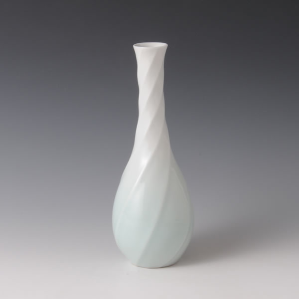 SEIHAKUJI RYUMON HANAIRE (White Porcelain Flower Vase with Current design with Pale Blue glaze) Kyoto ware