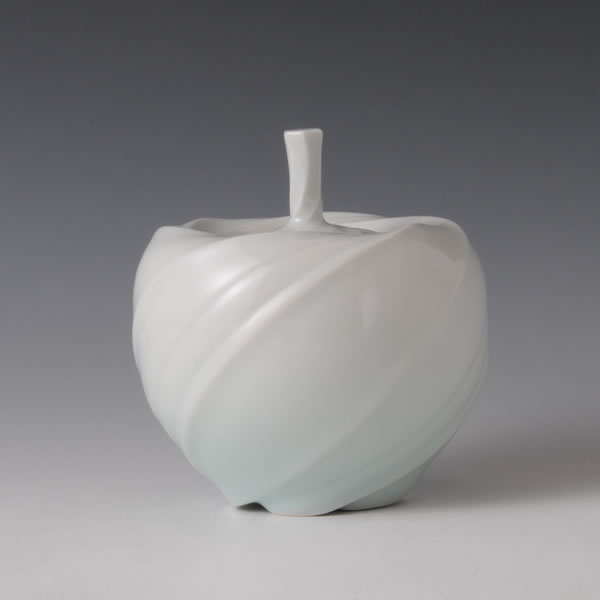 SEIHAKUJI CHORYUMON KORO (White Porcelain Incense Burner in Sea Current design with Pale Blue glaze) Kyoto ware